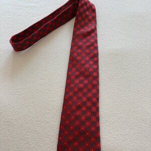 Lanvin Paris Tie Mens Red/Gold accents 100% Silk Classic Luxury France Designer